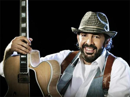 Guerra y su grupo 4.40 se mantienen esta semana en el primer lugar de Billboard