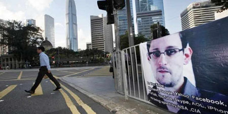 La decisión del Gobierno ruso de concederle asilo temporal a Snowden ha hecho saltar chispas en Washington