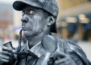 Sherlock Holmes está libre
afirma un juez de Estados Unidos