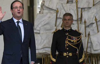 En su segundo día de visita, hoy, el presidente francés se reunirá con el príncipe heredero saudí, Salman bin Adelazi, y participará en un foro económico franco-saudí