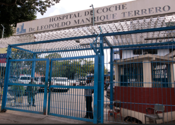 La víctima fue trasladada al hospital Periférico de Coche donde murió a los pocos minutos