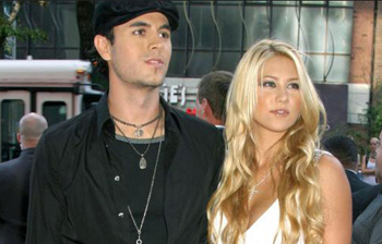 Enrique Iglesias y Anna Kournikova han demostrado con una simple imagen que su longeva relación de más de 10 años sigue adelante