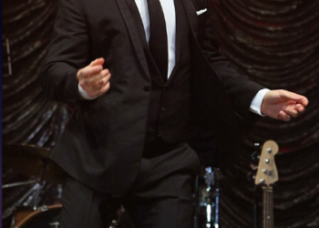 Robbie Williams ha revelado que planea someterse a cirugía plástica