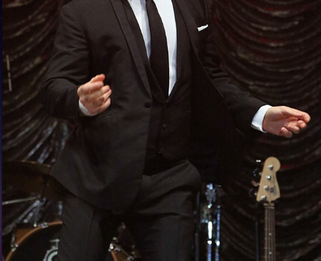 Robbie Williams ha revelado que planea someterse a cirugía plástica