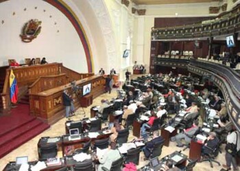 Diputados de oposición se ausentaron de 3 a 5 veces en noviembre, frente a 4 ausencias del PSUV