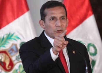 Perú presentó en 2008 una demanda en la que pide establecer el límite marítimo con Chile en una línea equidistante a las costas de ambos países