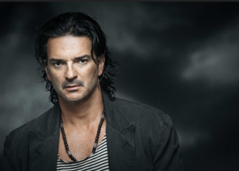 Arjona inauguró una escuela rural, financiada en su totalidad por él mismo, que dará educación a 200 niños