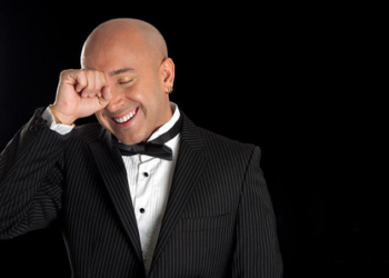Ayer el exitoso cantante y compositor venezolano firmó un importante contrato con la empresa de representaciones artísticas COBI MUSIC-MR.OBY