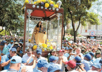 Las actividades en honor a la Divina Pastora, una de las manifestaciones religiosas más importantes en Venezuela, comenzarán este lunes con la celebración de una Misa de Sanación por los enfermos en víspera de la bajada de la Virgen.