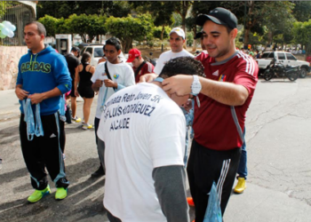 El llamado lo hizo desde la comunidad de Montaña Alta donde alrededor de 400 personas concentraron para la Caminata Reto Joven 5K.