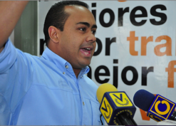 Flores: "La verdad sobre el 12F es que hubo una manifestación simultánea en todo el país”