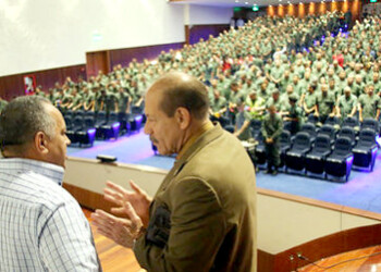 “El que quiera traicionar a Chávez va a encontrar un pueblo unido”, aseguró Cabello a los cadetes