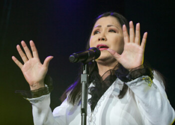 Es la música romántica y la de raíz mexicana, mezcladas en partes iguales por la intérprete azteca, quien anoche noche vivió una nueva jornada de gloria en un escenario tan propicio para ello como el de la Quinta Vergara