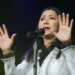 Es la música romántica y la de raíz mexicana, mezcladas en partes iguales por la intérprete azteca, quien anoche noche vivió una nueva jornada de gloria en un escenario tan propicio para ello como el de la Quinta Vergara