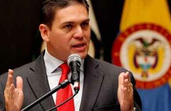 Para la Alianza Verde, "reconocer que la denominada 'operación Andrómeda' y todo lo acontecido en ella era 'legal' aumenta la gravedad de los hechos y la responsabilidad del ministro Pinzón"