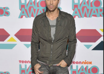 Enrique Iglesias también domina en la lista de Latin Pop Albums con "Sex and Love"
