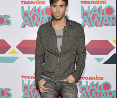 Enrique Iglesias también domina en la lista de Latin Pop Albums con "Sex and Love"