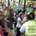 Desde tempranas horas de la mañana dos largas filas se formaron en las cercanías de un supermercado ubicado en el Centro Comercial La Hoyada de Los Teques debido a la llegada de varios productos regulados escasos