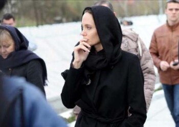 La actriz estadounidense Angelina Jolie, destaca por la labor humanitaria que realiza, pidió que los Ejércitos del mundo incluyan en sus entrenamientos medidas para prevenir la violación
