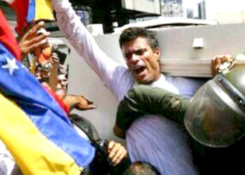 Leopoldo López recorrió el país enalteciendo sus tradiciones, sus culturas y patrimonio, su música y su poesía; lineamientos que le otorgaron en las pasadas elecciones municipales un apoyo amplio de toda la población venezolana