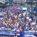 Las calles de la capital mirandina se vistieron del tricolor nacional este lunes durante la marcha organizada por el Movimiento Cívico Estudiantil Los Teques, que congregó a vecinos de los Altos Mirandinos.