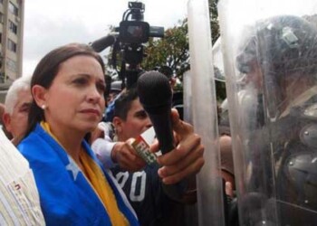 María Corina Machado fue despojada de su investidura parlamentaria el martes pasado, acción secundada en la noche de ayer por el mismo TSJ, por violar la Constitución venezolana