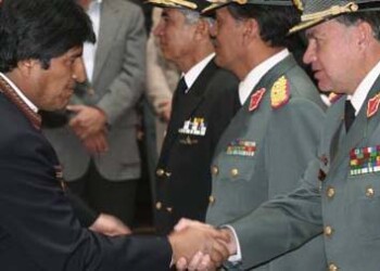 El presidente de Bolivia, Evo Morales, resaltó que las FFAA deben tener "disciplina" y dejar las protestas