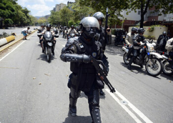 Este domingo el alcalde del municipio Baruta, Gerardo Blyde se refirió sobre los hechos violentos registrados entre manifestantes y funcionarios de la Policía Nacional Bolivariana, en El Cafetal.