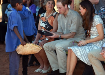 El duque y la duquesa de Cambridge fueron recibidos con honores por los aborígenes australianos  AGENCIAS