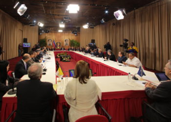 En las mesas de diálogo entre Gobierno Nacional y MUD ya se crearon los grupos de trabajo para la Comisión de la Verdad  AGENCIAS