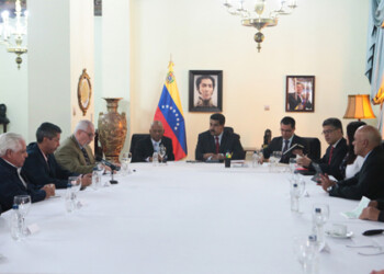 El presidente Nicolás Maduro aseguró que reunión con voceros de la MUD "mandará mensaje de paz para Venezuela"