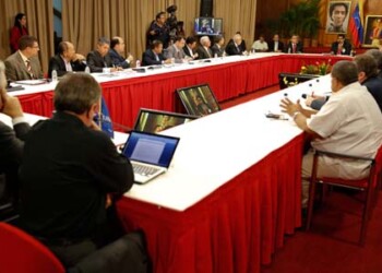 El Presidente Nicolás Maduro, propuso a la oposición trabajar en el Plan de Pacificación Nacional y en el Plan de Inversión y Desarrollo Económico del país