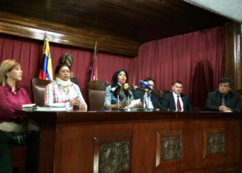 Abogados rechazaron los maltratos y sanciones por parte de funcionarios ministeriales  AGENCIAS