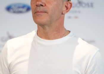 El actor español Antonio Banderas se solidarizó con los venezolanos descontentos con el "régimen" del presidente Nicolás Maduro  ARCHIVO