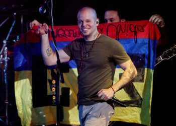 El dueto puertorriqueño Calle 13 llenó la céntrica Plaza de Bolívar de Bogotá  AGENCIAS