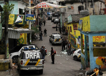 Tiroteo en favelas de Alemao de Rio de Janeiro, dejó dos policías heridos de bala  AGENCIAS