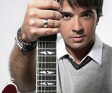 Luis Fonsi expresó su sentir sobre la crisis por la que están pasando Venezuela y Nigeria  ARCHIVO