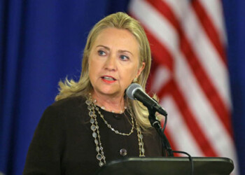 Los republicanos acusan a la exsecretaria de Estado de no haber hecho lo suficiente para prevenir el atentado y aseguró que Clinton "tendrá que rendir cuentas en el transcurso de la campaña"