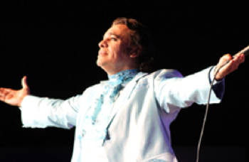 Dan de alta a Juan
Gabriel tras padecer
de una neumonía