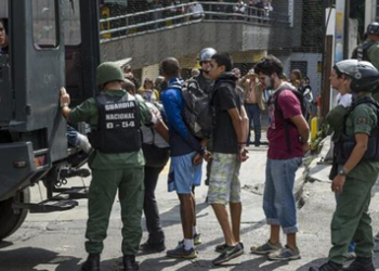 El jefe del Core 5, mayor general Manuel Quevedo, informó que han sido liberadas 27 de las 105 personas que fueron detenidas el miércoles en Chacao  AGENCIAS
