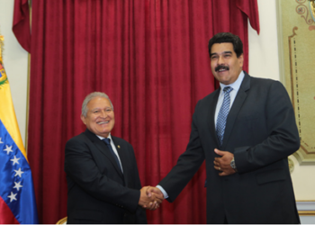 Los mandatarios de Venezuela, Nicolás Maduro, y de El Salvador, Salvador Sánchez Cerén, se dirigieron al Palacio de Miraflores