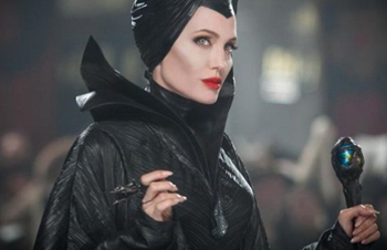 Angelina Jolie  interpreta en "Maleficent" (Maléfica)", la nueva película de Disney,  a la bruja malvada de "La bella durmiente"  ARCHIVO