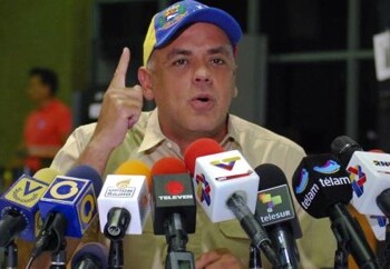 El jefe de la Comisión de Verificación de Firmas para el Referendo Revocatorio presidencial y alcalde del municipio Libertador de Caracas, Jorge Rodríguez, informó que se han producido encuentros entre Gobierno y oposición.ARCHIVO