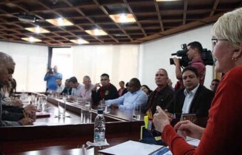 Luisa Ortega Díaz
se reunió con víctimas
de La Venezolana