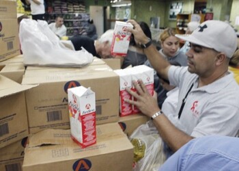 Todavía esperan por harina Pan, de trigo, azúcar y papel tualé