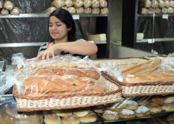 El racionamiento de pan no da para más, las reservas se agotan sin remedio
