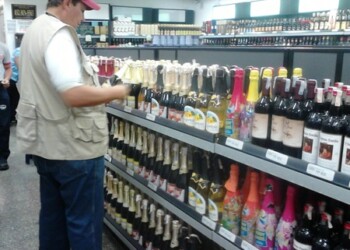 “En Este país se había visto todo, menos escasez o incremento exagerado de las botellas de licor”, aseguró residente de Los Teques.