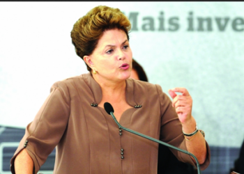 "Brasil tiene ahora un plan nacional a la altura de los desafíos educacionales del país", dijo la presidenta Rousseff en su cuenta Twitter