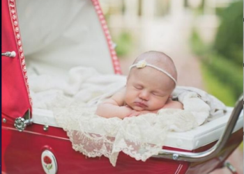 La intérprete, de 32 años, publicó una tierna fotografía de la pequeña River Rose