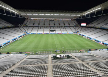 El Mundial de Brasil 2014 arranca con estadios inacabados, protestas y con varios jugadores de baja  AFP